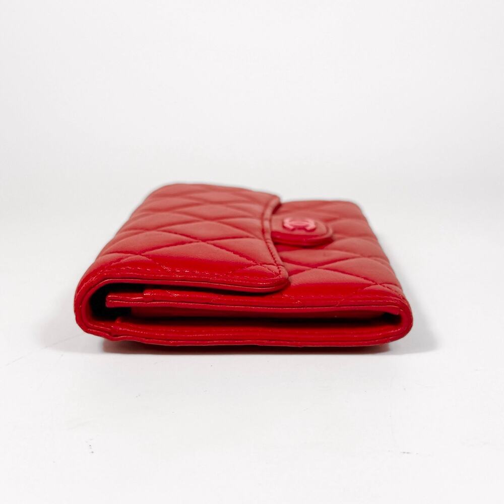Chanel Quilted Lambskin Classic Flap Wallet - Picture 6 of 14